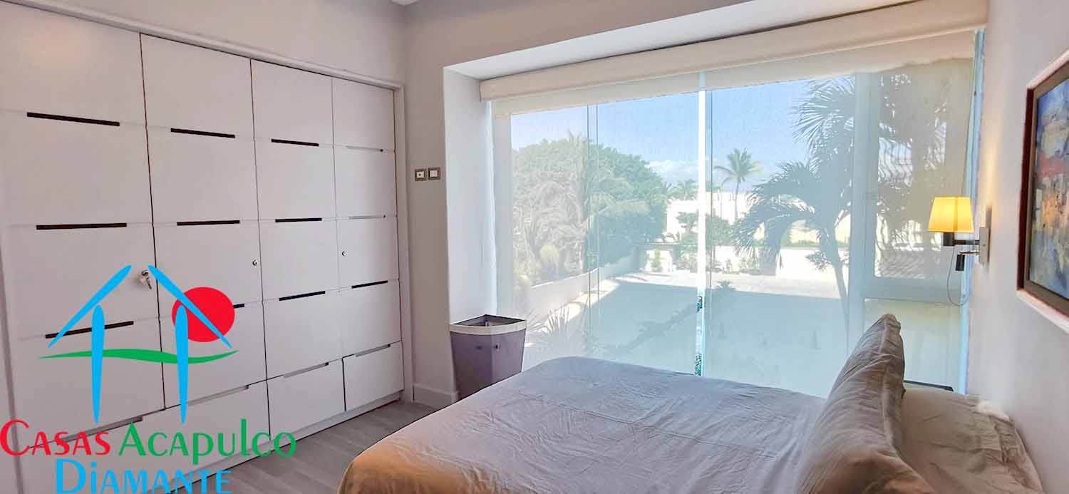 Ocean Front 202 - Recámara dos antes de Otis 2